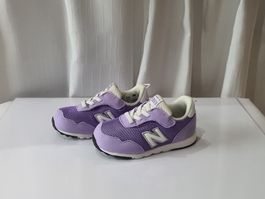 Gr. 22.5 - New Balance Kinderschuhe, Neu