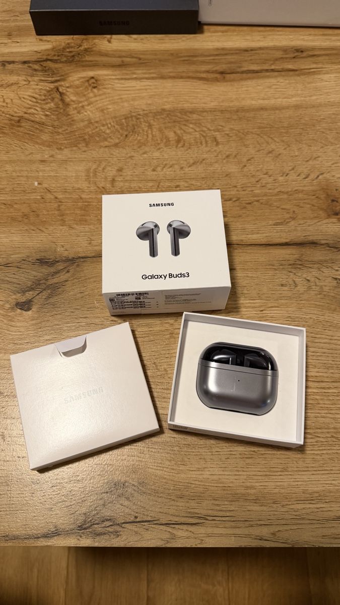 Samsung Cuffie: Samsung Galaxy Buds3 – Nuovo (secondo la descrizione) da Mettau venduto da _Nicole_ 1