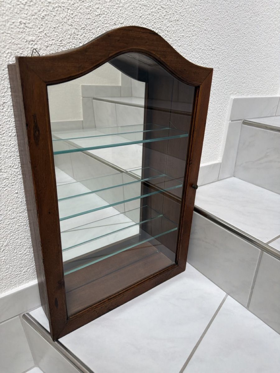 Vetrine: Kleine Wandvitrine aus Holz. – Usato da Biberist venduto da Momo33 7