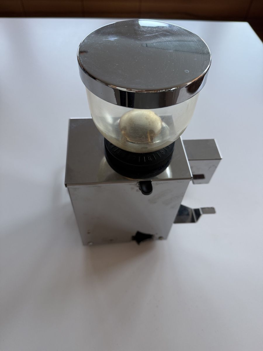 Elettrodomestici da cucina: Isomac Granmacinino coffee grinder – Usato da Dietikon venduto da lorica 4