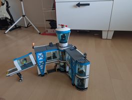Lego City Flughafen Terminal mit Minifiguren (gebraucht)