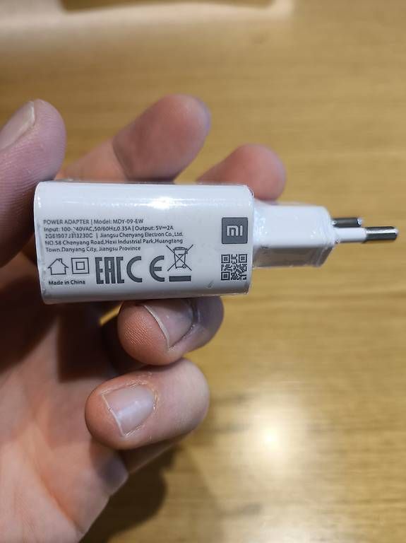 Ladegeräte: Neuer USB A Plug MI 5 V = 2 A – Gebraucht aus Wädenswil von Preppy 1