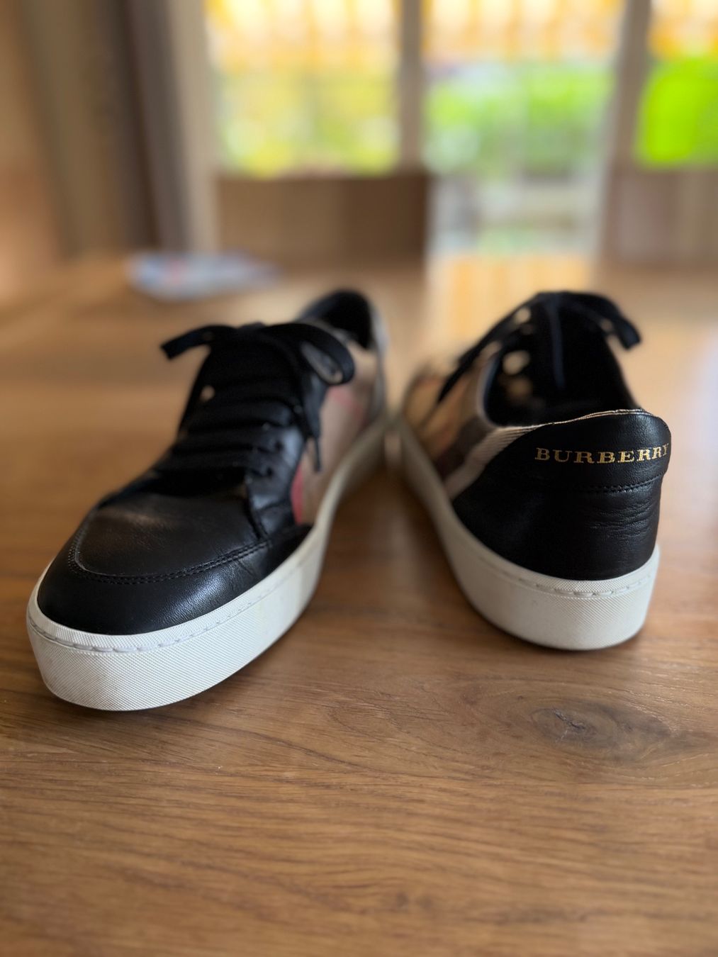 Burberry Chaussures femmes: Burberry Sneaker – D'occasion à Pfungen par Nemolito