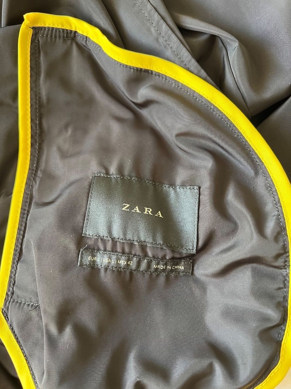 Zara Giacche: Zara Light Jacket Colour Black Size L – Nuovo (secondo la descrizione) da Hochdorf venduto da ThomasDr 2
