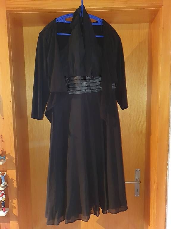 Kleider: Schwarzes kleid / rock polero – Gebraucht aus Häutligen von manu-abc 3