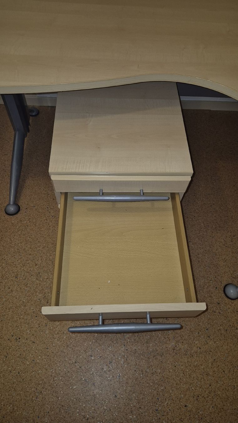 Bureaux: Schreibtisch L-Form – D'occasion à Watt par sarahZH1995 5