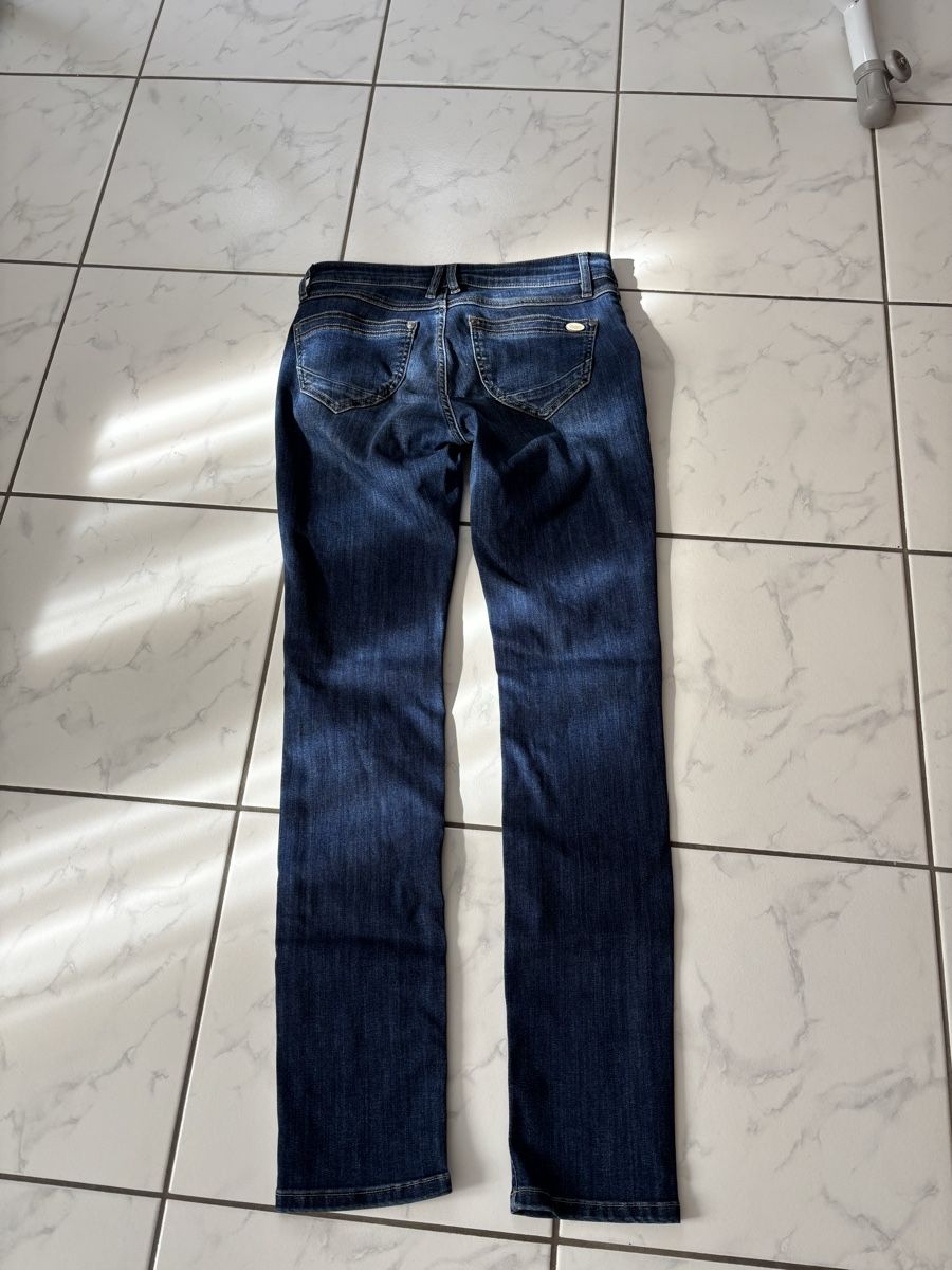 Jeans: Pantaloni di jeans strecc  – Nuovo (secondo la descrizione) da Schwyz venduto da Francesca54 2