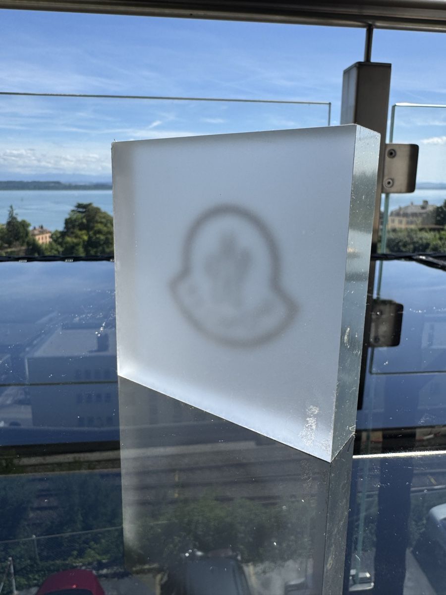 Tutte le decorazioni: Présentoir officiel Moncler – Nuovo (secondo la descrizione) da Neuchatel venduto da mar_9blm 2