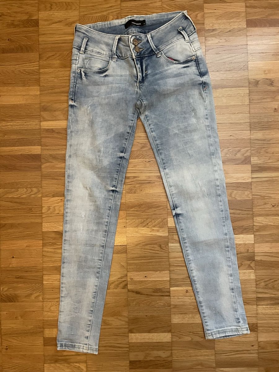 Tally Weijl Jeans: Jeans Tally Weijl – Nuovo (secondo la descrizione) da Pont-de-la-Morge (Sion) venduto da hel_bh28
