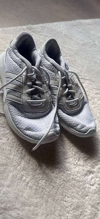 Scarpe da donna: Adidas Lite Racer 2.0 Sneaker Gr. 38 2/3  – Usato da Rünenberg venduto da Dgn_63