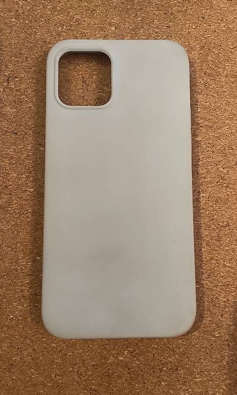 Coques & Protection écran: Coque d'iPhone 12/ 12 pro  – D'occasion à La Sarraz par lenamoser 2