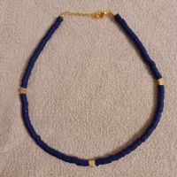 Handgemachte Halskette mit Goldherzen