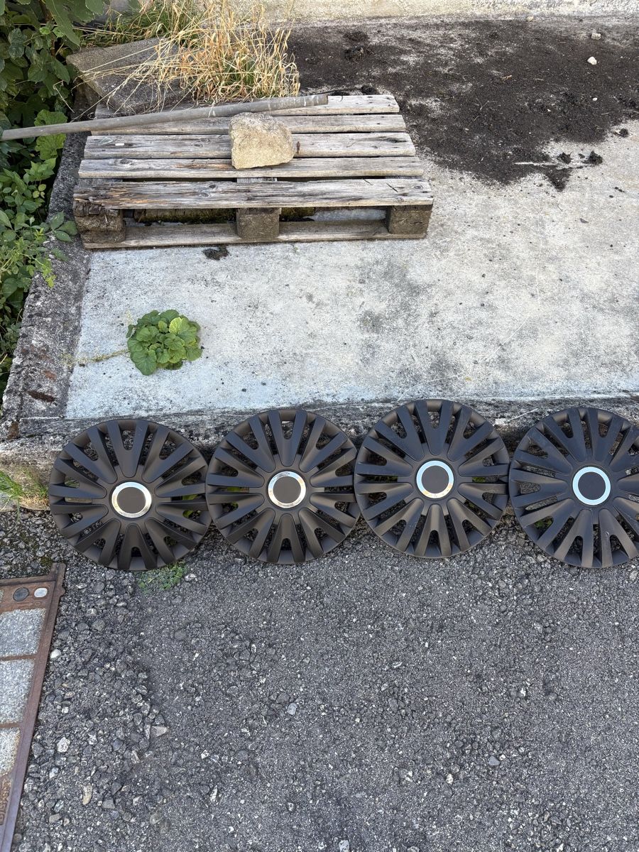 Alle Ersatzteile: Radkappen – Gebraucht aus Bettlach von flo_26py