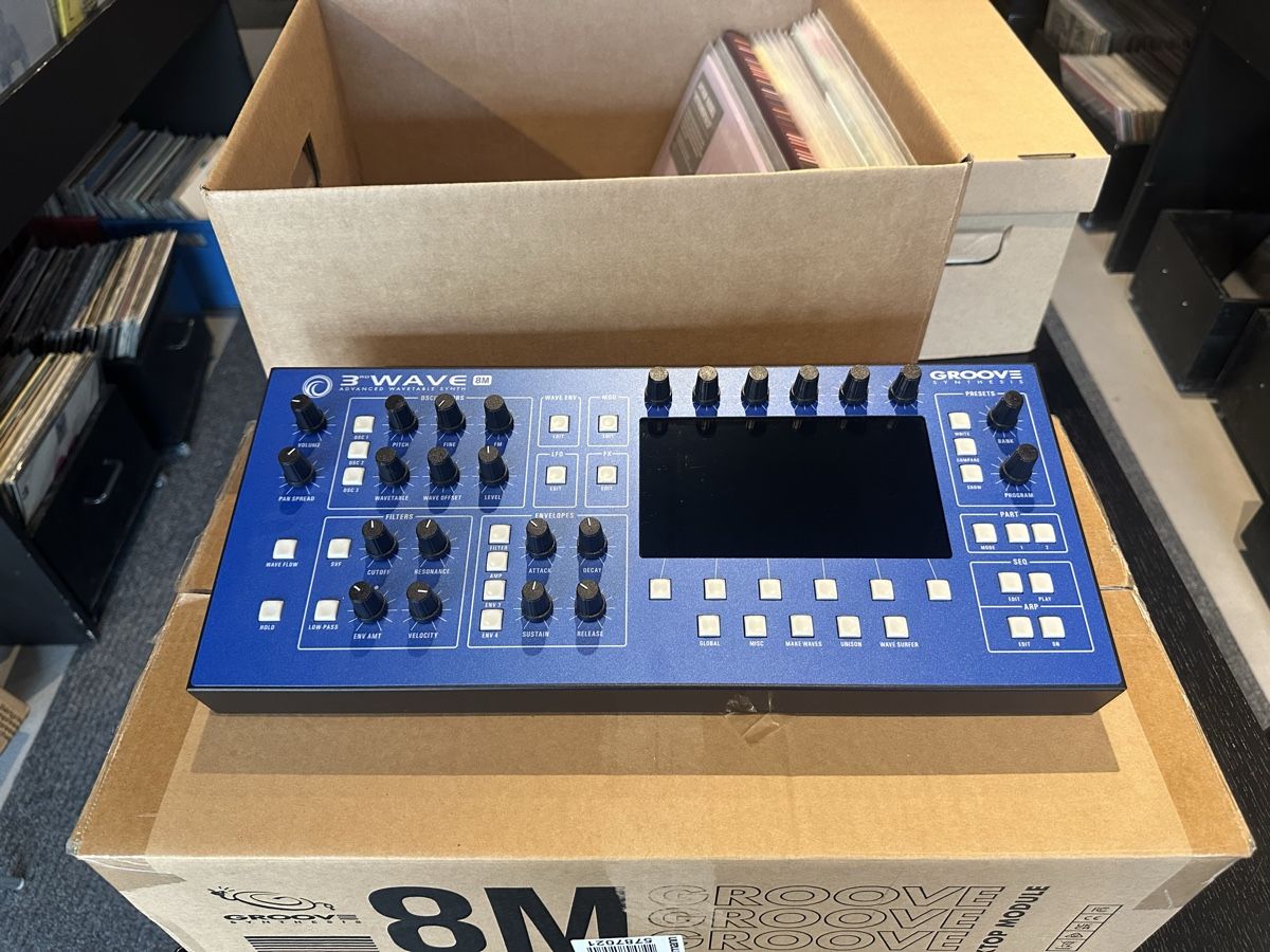 Musikinstrumente: 3RD waves 8M – Gebraucht aus Vevey von Dborg