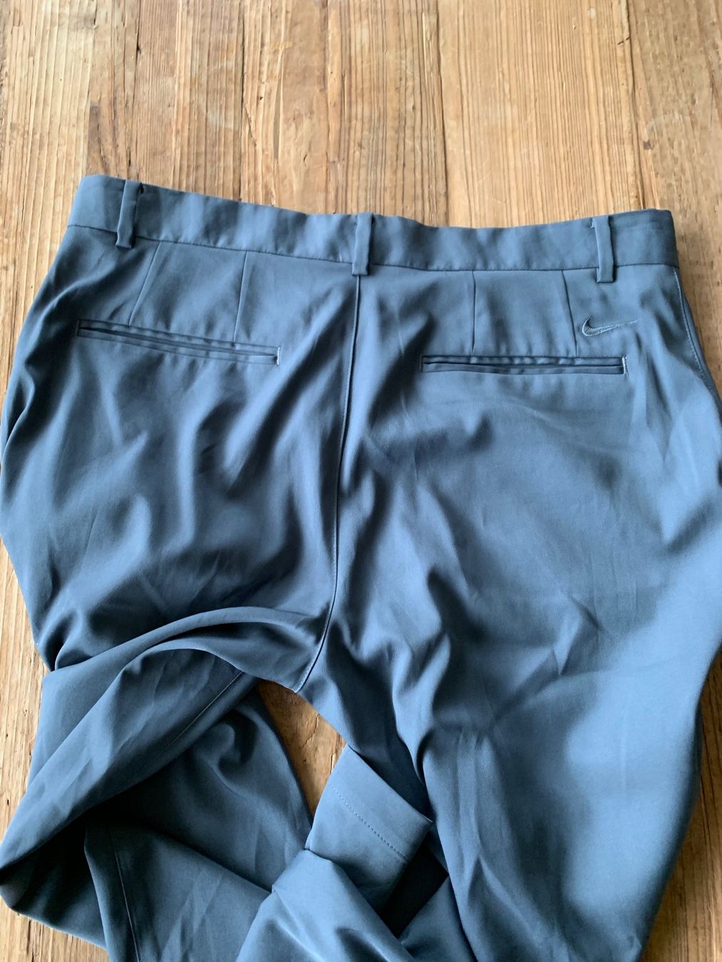 Nike Hosen: Nike Dry Fit Wander- Freitzeithose grau – Gebraucht aus Kirchdorf AG von  4