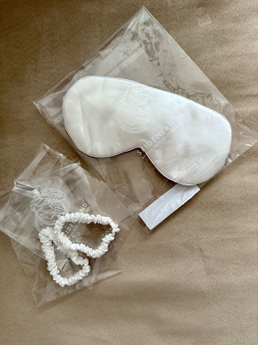 Altro in Cosmetici & Cura: Seide Schlafmaske & Haar Scrunchie – Nuovo e nell'imballaggio originale da Zürich venduto da Nika017
