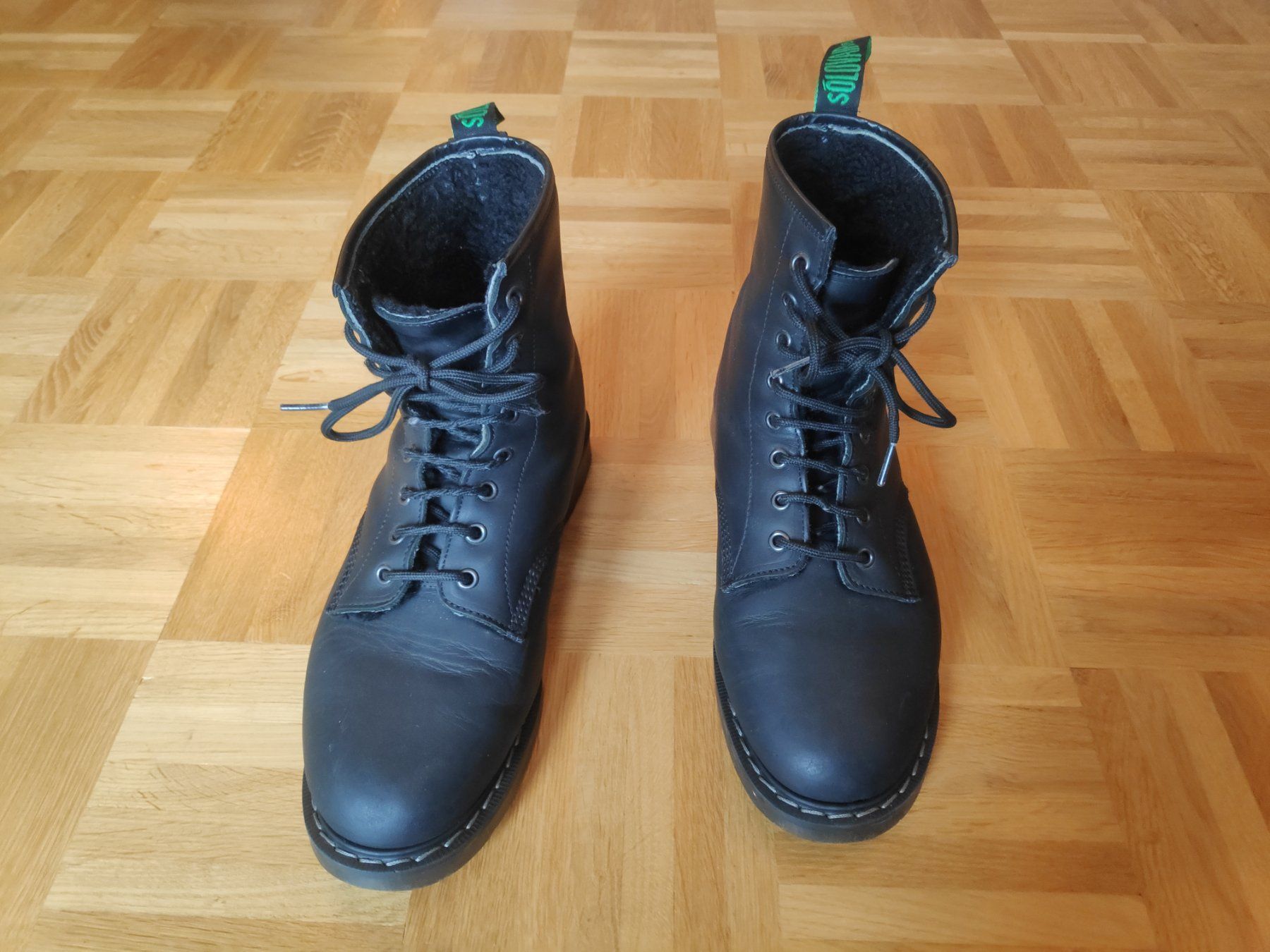 Solovair Herrenschuhe: Solovair - Greasy Shearling Lined 8 Eye Derby Boot - Gr. 43 – Gebraucht aus Bern von anger47 1