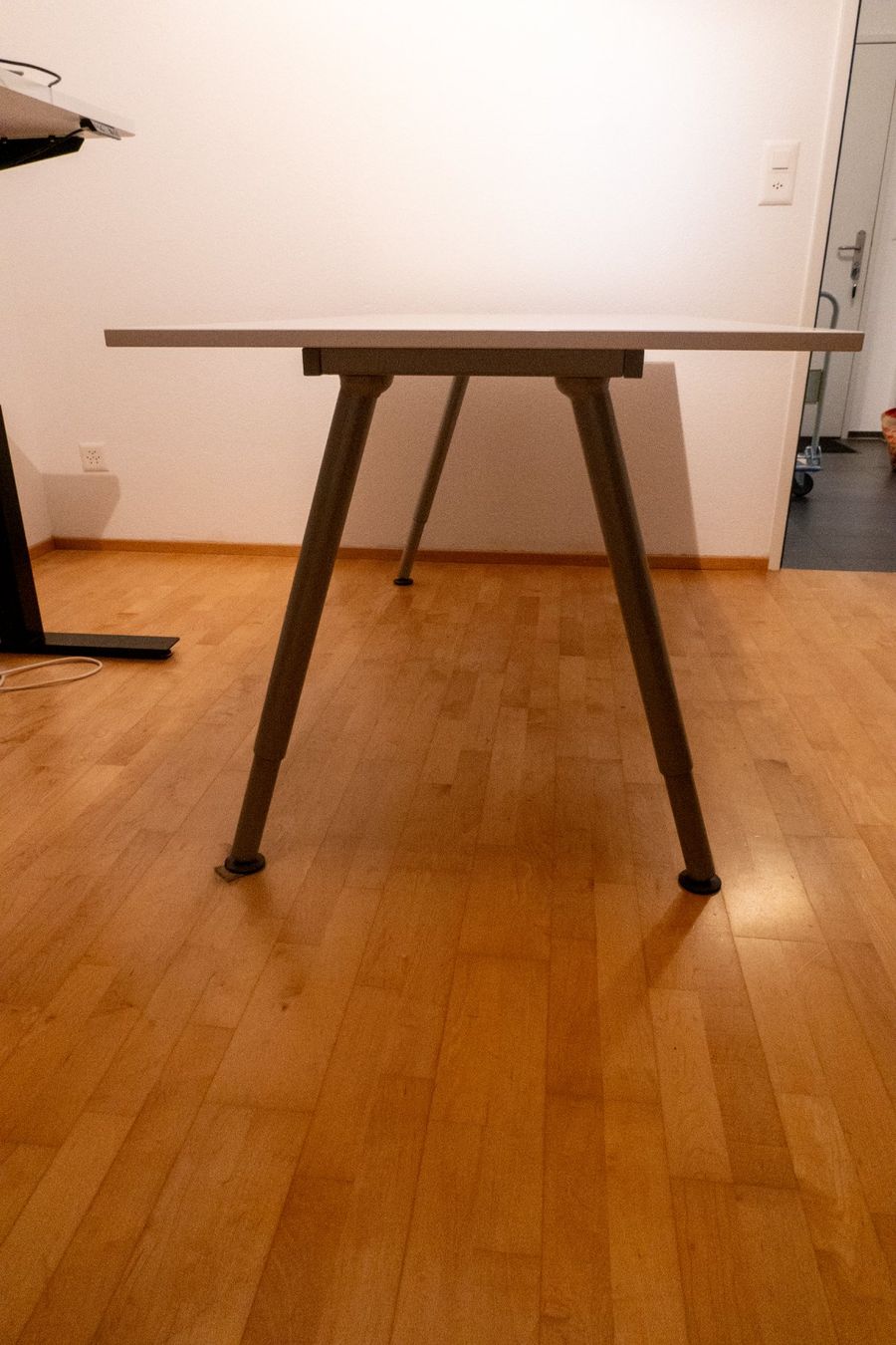 Ikea Scrivanie: Bürotisch - Ikea Thyge (160x80cm) – Usato da Flims Waldhaus venduto da wittwermathias 4