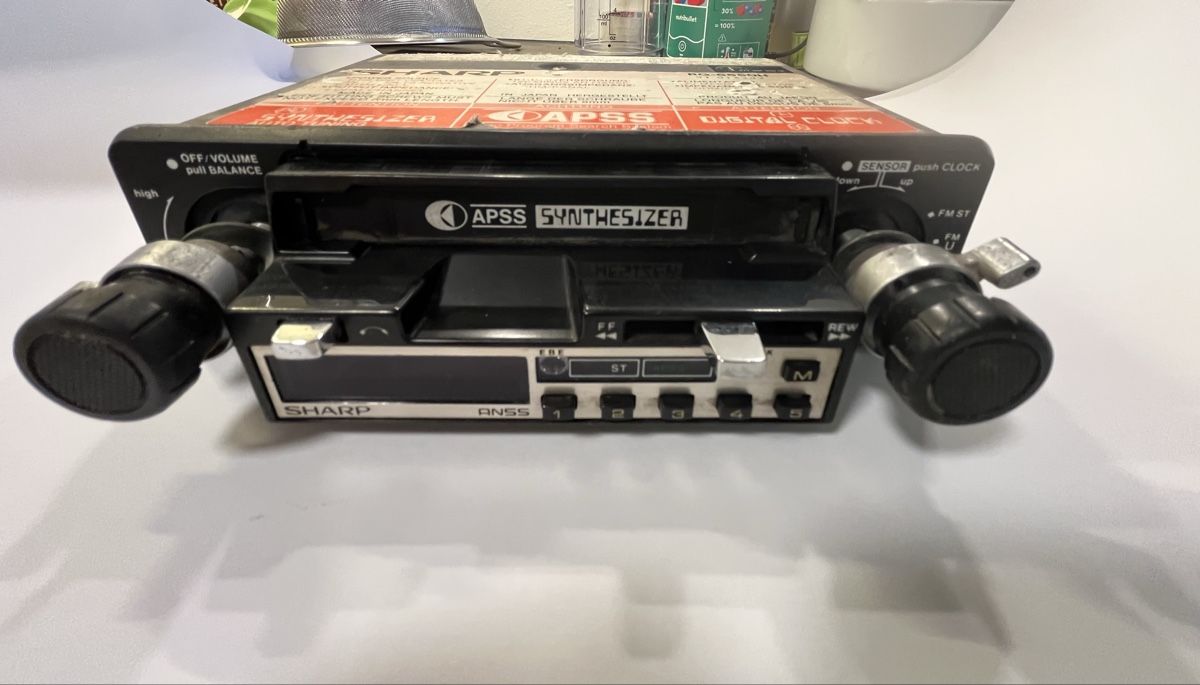 Sharp Radios: Oldtimer SHARP RG-6550H Radio APSS Synthesizer – Gebraucht aus Winkel von Tongabonga 1