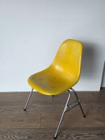 Eames / Vitra Chair Fiberglas