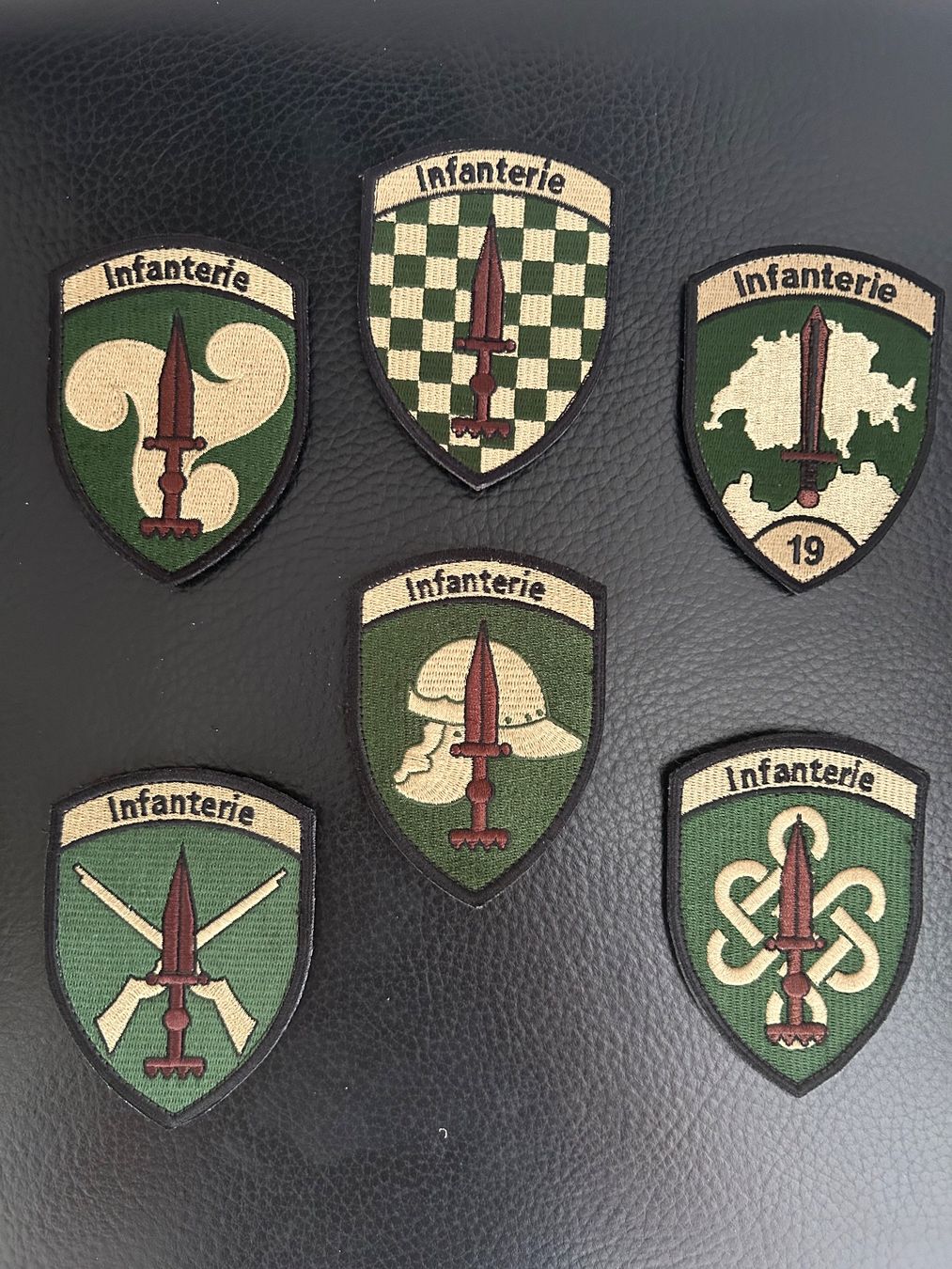 Schweizer Armee Plaketten & Abzeichen: 6 Patches Infanterie Schweizer Armee – Gebraucht aus Hausen am Albis von MACV62