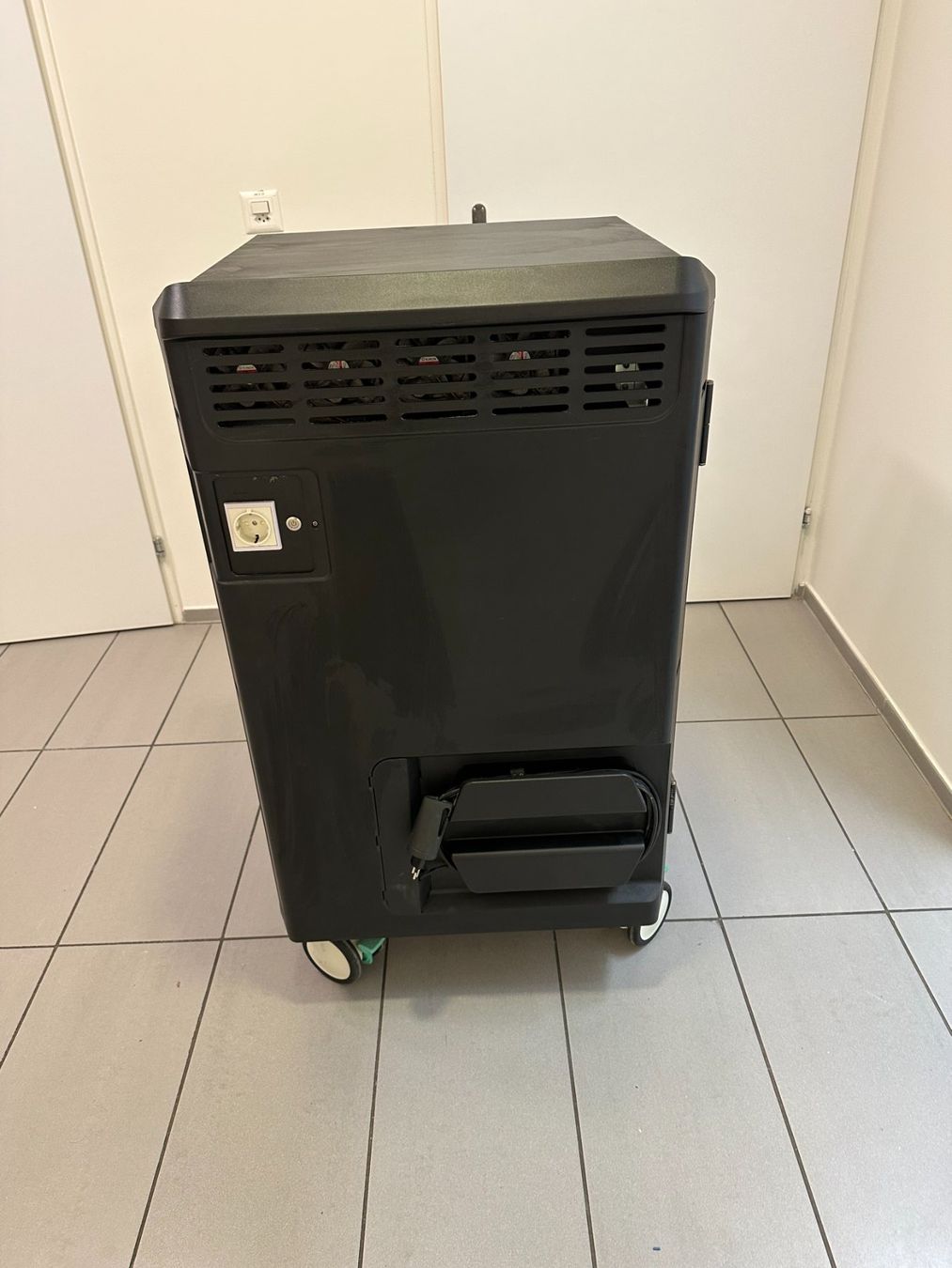 Banconi: Ergotron PowerShuttle Tablet-/Laptop-Ladewagen 40 Geräte – Usato da Wollerau venduto da joh_2t8v 2
