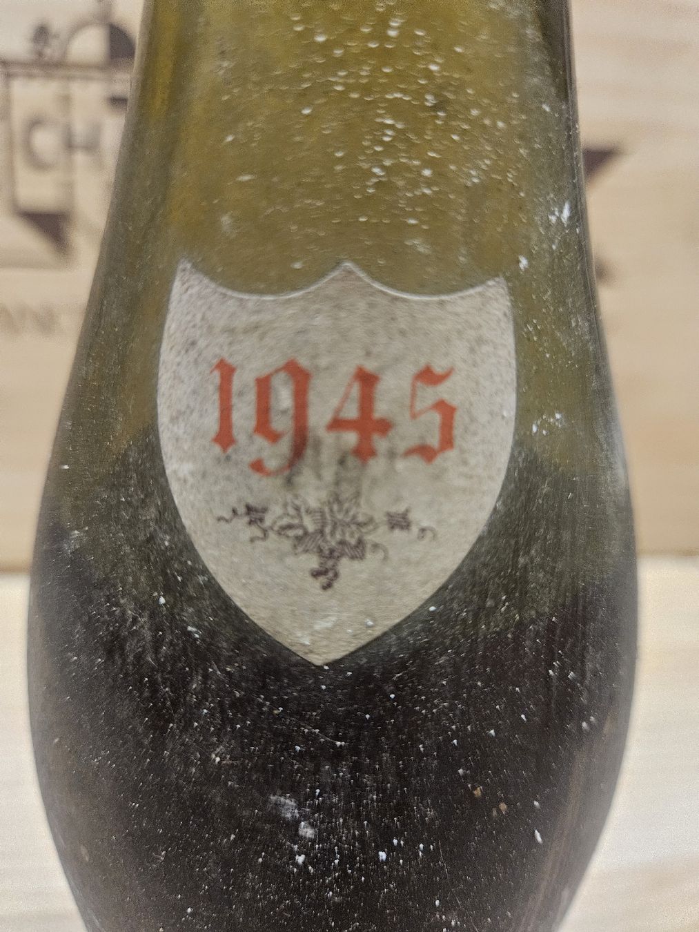 Vino: Puligny-Montrachet 1er Cru 1945 – Nuovo e nell'imballaggio originale da Zofingen venduto da WouterSamwel 3
