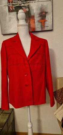 Roter Damenblazer von Algo - Perfekt für den Winter!