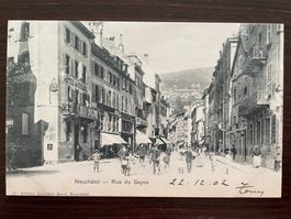 NEUCHÂTEL Rue du Seyon, animée, Hotel du Soleil, 1902