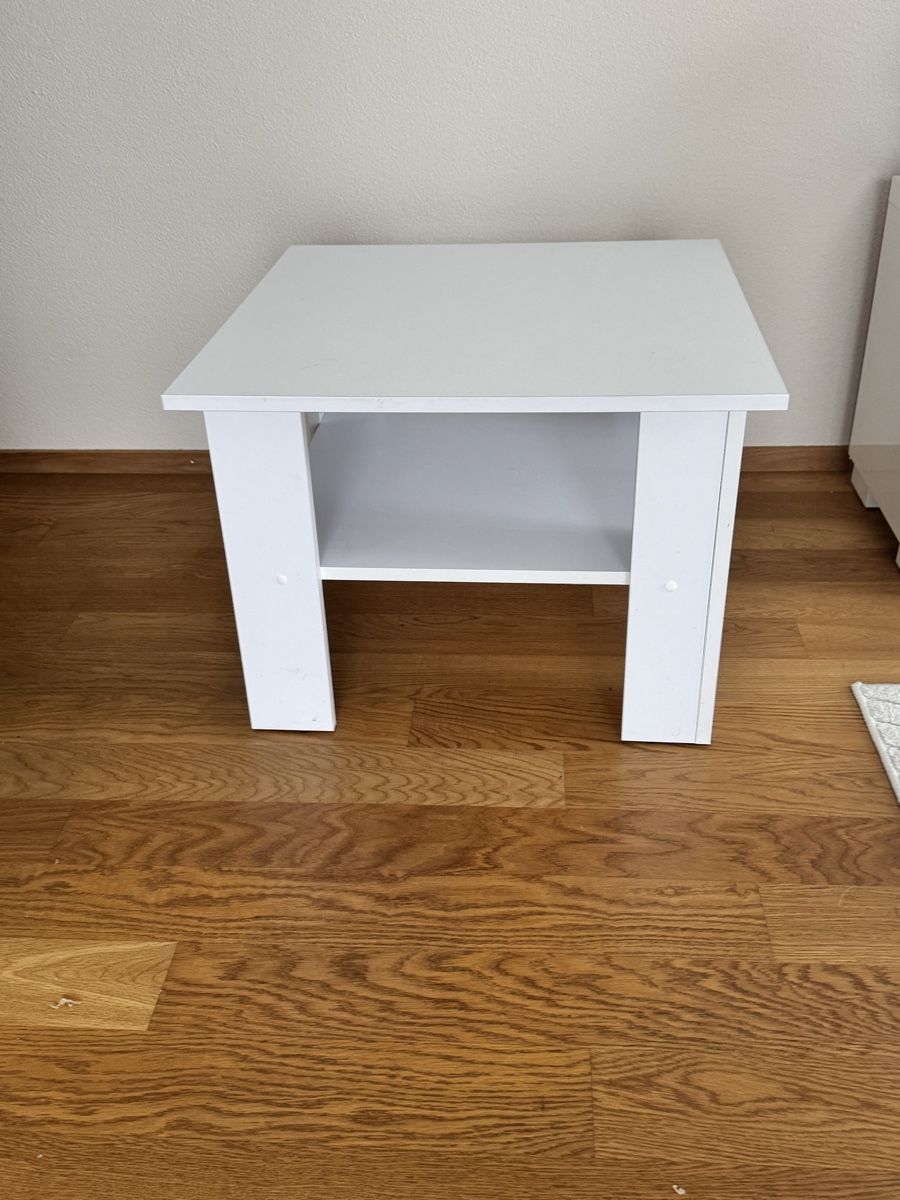Tavoli: Couch Tisch weiss 60x60x42 – Nuovo (secondo la descrizione) da Horgen venduto da st2606
