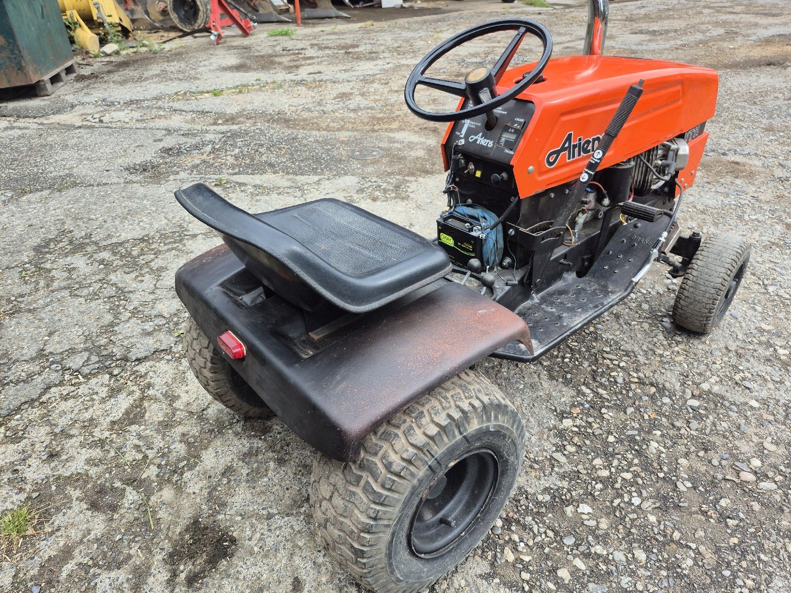 Tagliaerba: Ariens Rasentraktor – Usato da Zofingen venduto da Lerchbau99 3