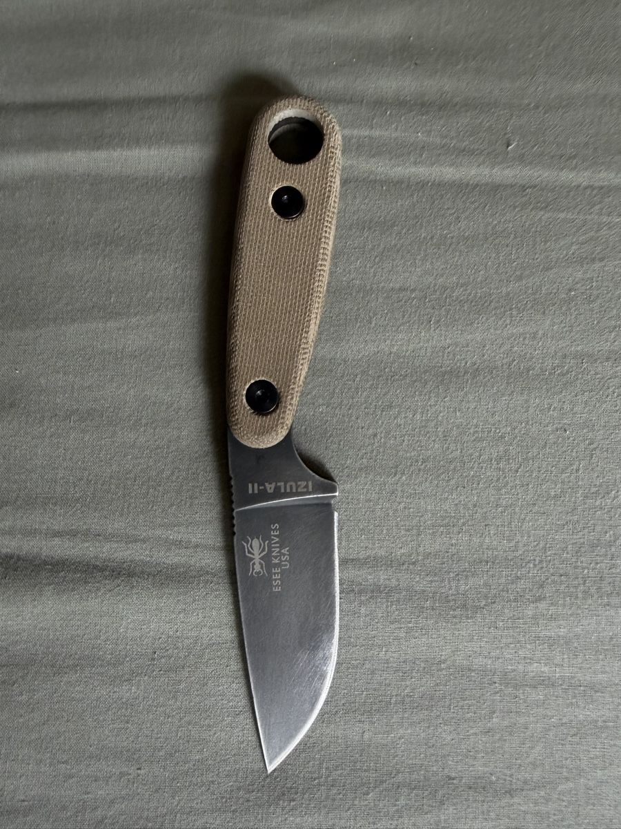 Esee Accessori: ESEE Knives Izula-II Tan Handle neck fixed blade  – Usato da La Tour-de-Peilz venduto da bma_s97h 3