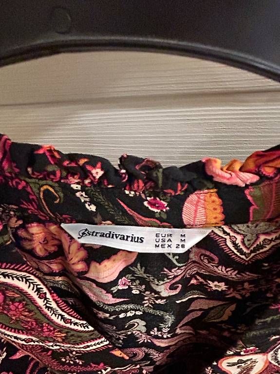 Vestiti: Stradivarius Kleid, Grösse M, Muster top! – Usato da Oftringen venduto da Solima 1