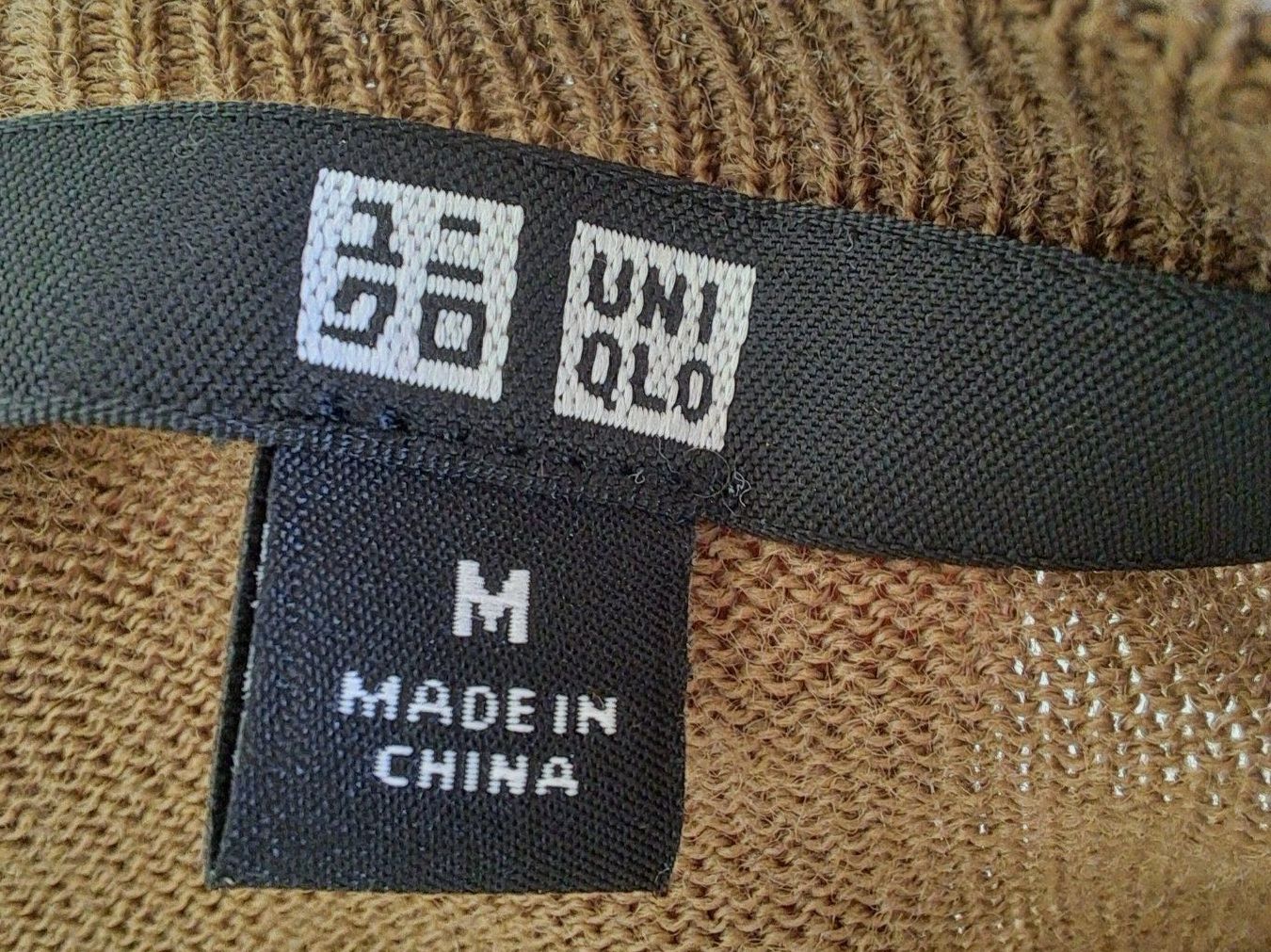 Maglioni & Felpe: Leichter Pullover aus Schurwolle von Uniqlo, M/S – Usato da Volketswil venduto da ronbons 4
