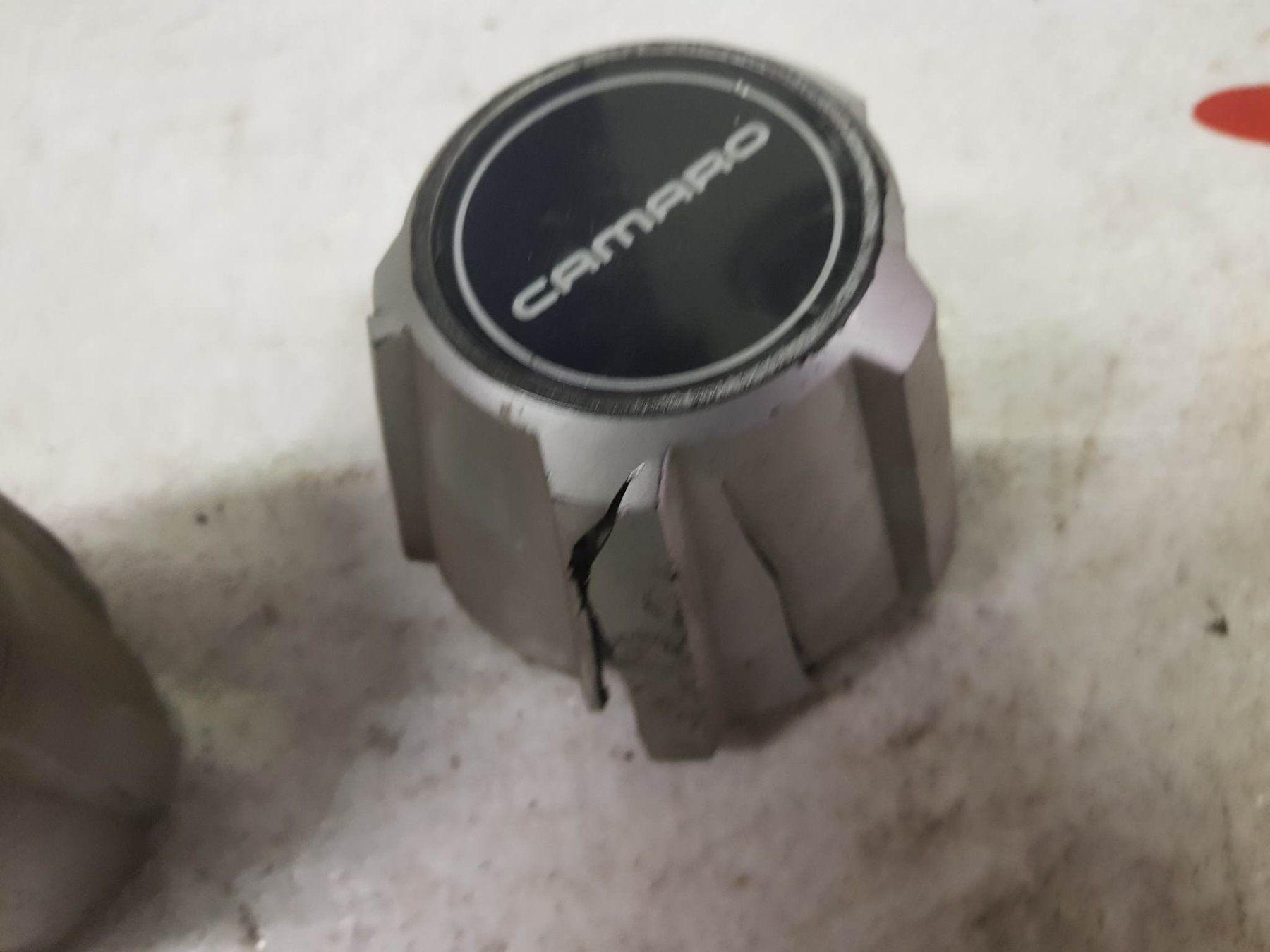 Chevrolet Tutti pezzi di ricambio auto: Radnabendeckel,  82-92 Camaro silber – Usato da Niedergösgen venduto da usc_9sk7 1