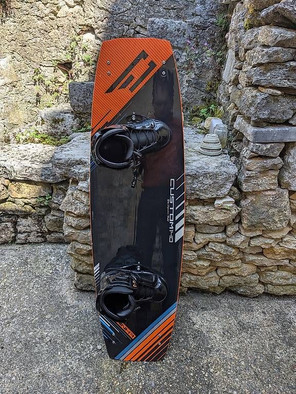 Tavole da surf e di nuoto: Wakeboard - planche de kite avec boots – Usato da Neuchâtel venduto da Lehmannl 4