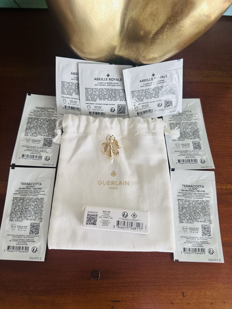 Guerlain Maquillage: Guerlain - Pochette en toile avec accessoires  – Neuf avec emballage d'origine à Basel par Vanluxe 6