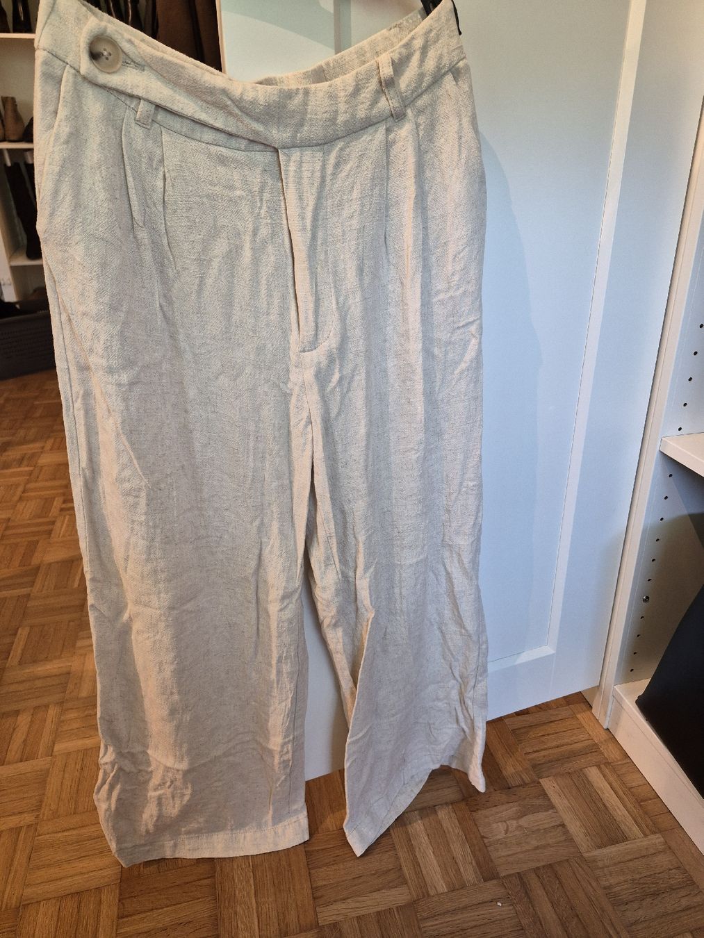 Stradivarius Pantalons: Sommerhose, Beige, Grösse 38 – D'occasion à sissach par maa_57j5