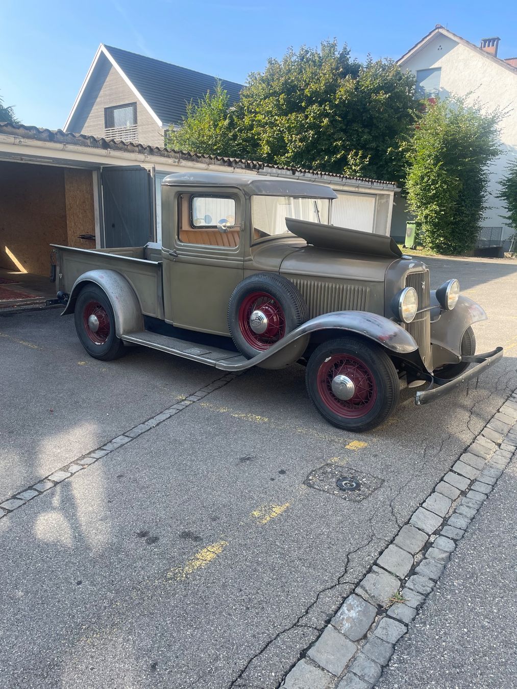 Ford Automobili: Ford Pick up 1933 – Usato da Wettingen venduto da Guit 1