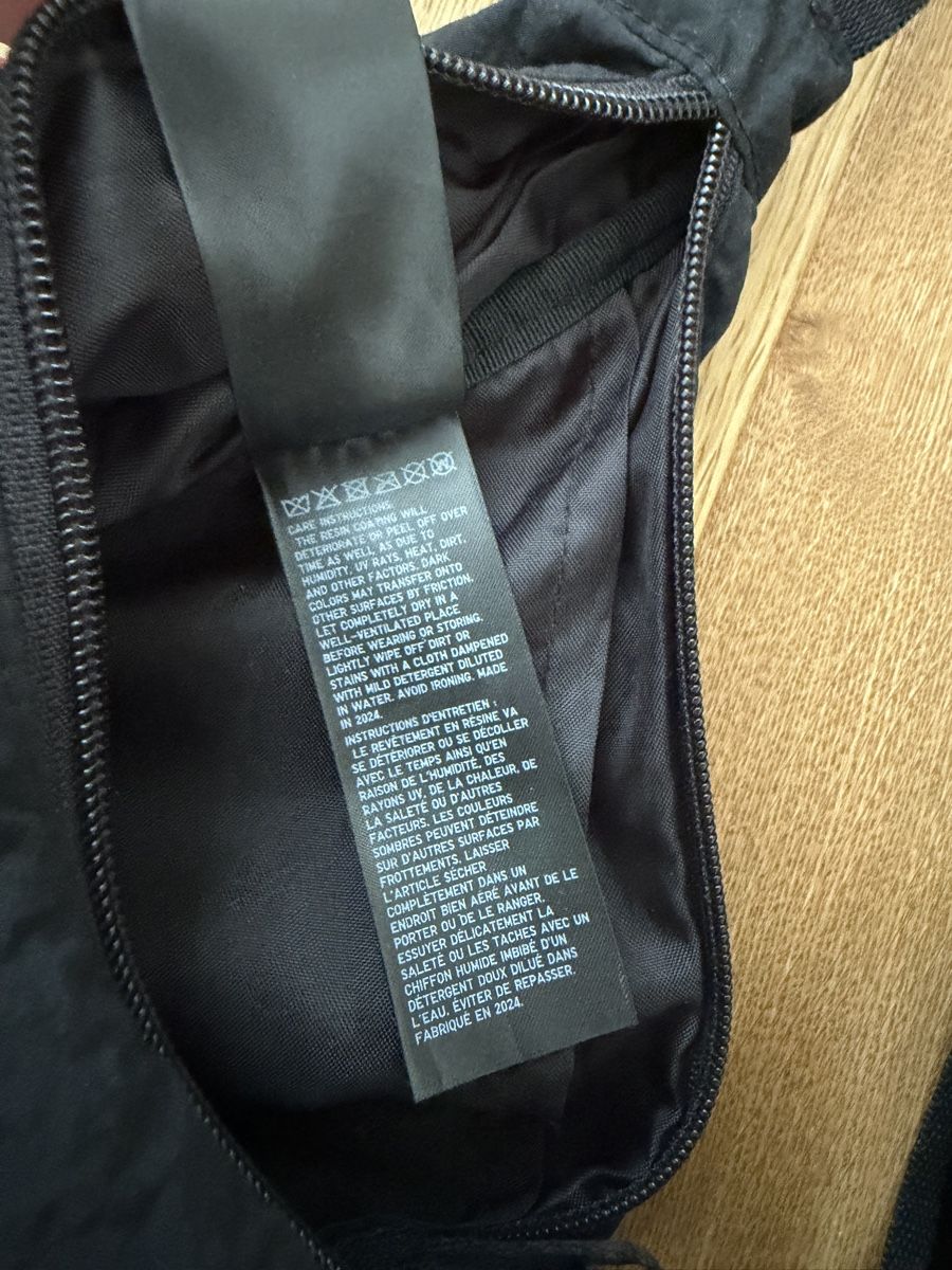 Uniqlo Taschen: Uniqlo - Runde Mini Schultertasche – Gebraucht aus Interlaken von fbnscl 3