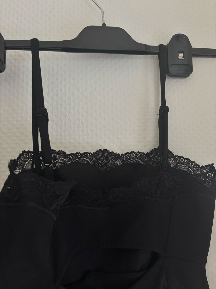 Bershka Robes: Robe noire courte  – D'occasion à Lausanne par shabnam.t 4
