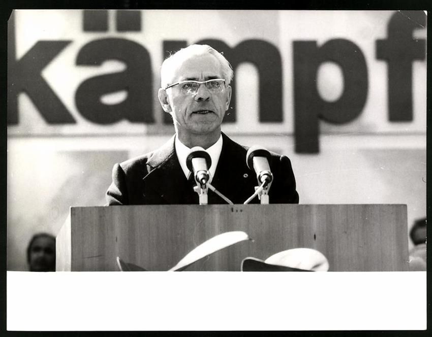 Fotografie & Manifesti: Fotografie Berlin 1976, Willi Stoph bei  – Usato da Berlin venduto da bartko-reher
