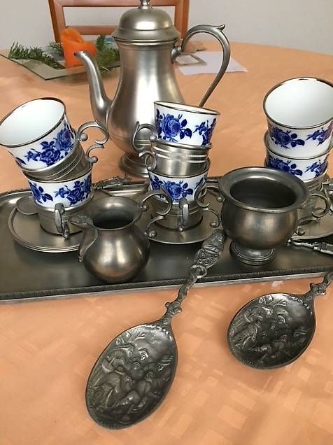 Set di piatti: Zinn Kaffeeservice – Usato da Niederwil AG venduto da Aargau08
