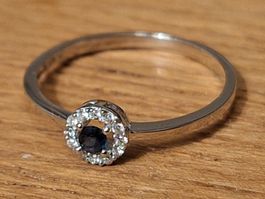 Ring 18K Weissgold (punziert 750) Saphir  + Diamanten Gr. 52