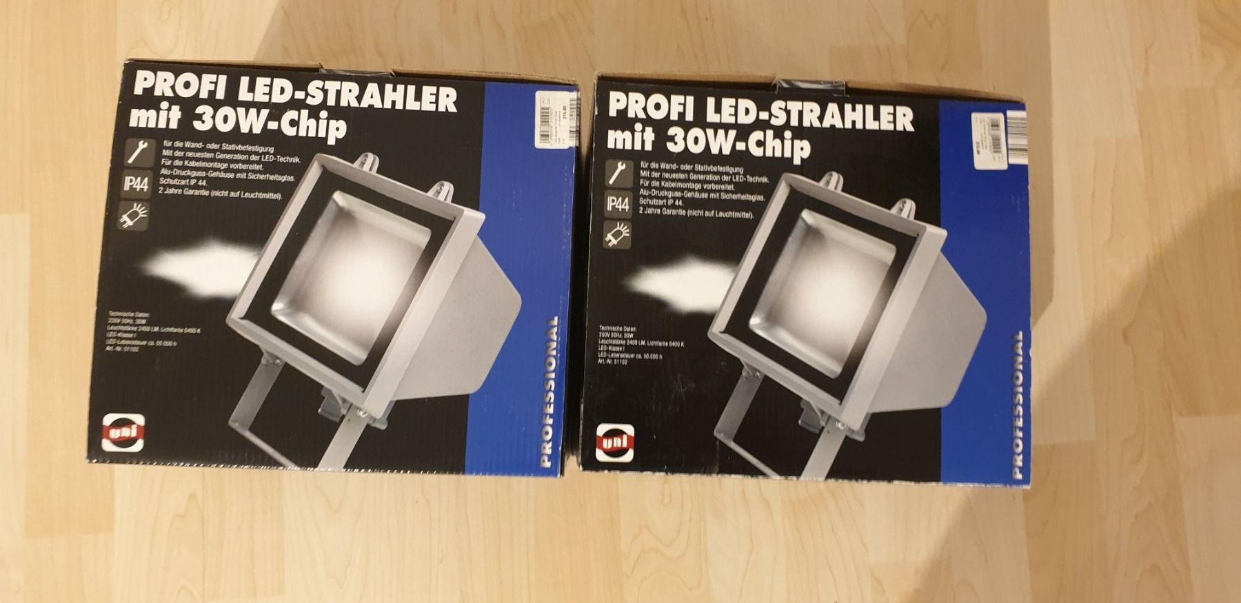 Lampen: 2 Stk. Profi LED Strahler mit Chip 30W – Gebraucht aus Schönenwerd von Schleuni01