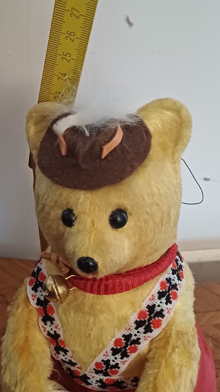 Giocattoli: Teddybär mit Tracht & Glocke, ca. 28cm – Usato da Flawil venduto da Naphtali 6
