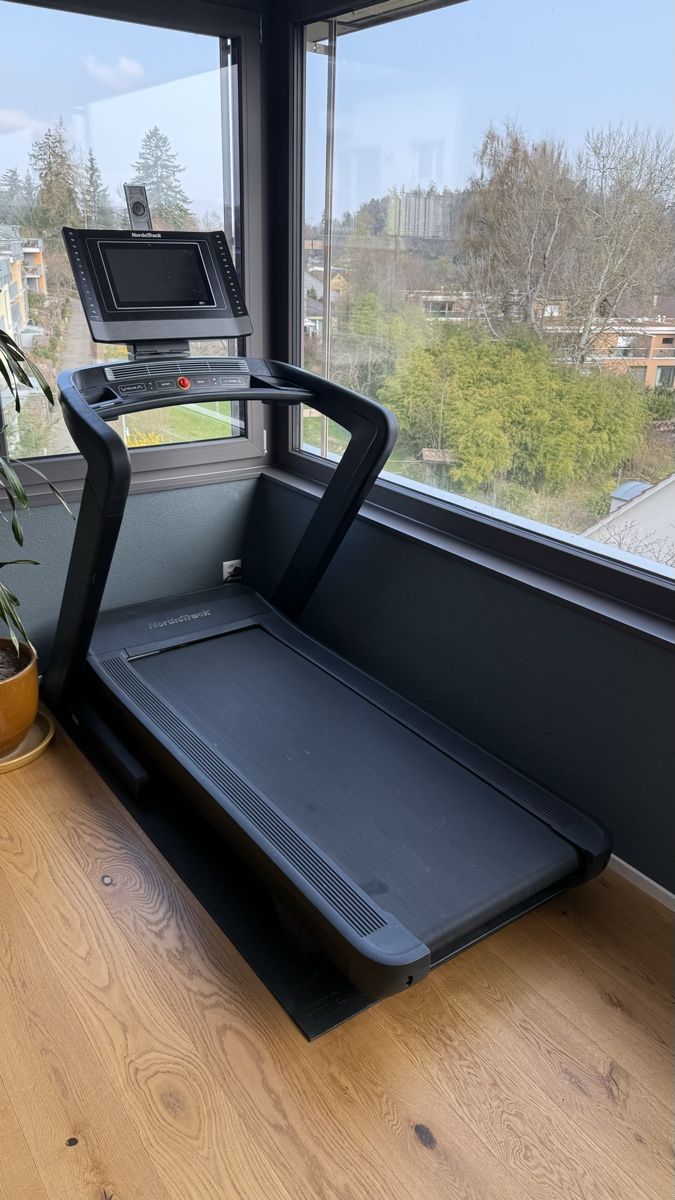 NordicTrack Hometrainer: NordicTrack Commercial 1750 Treadmill – Gebraucht aus Rüschlikon von sergir