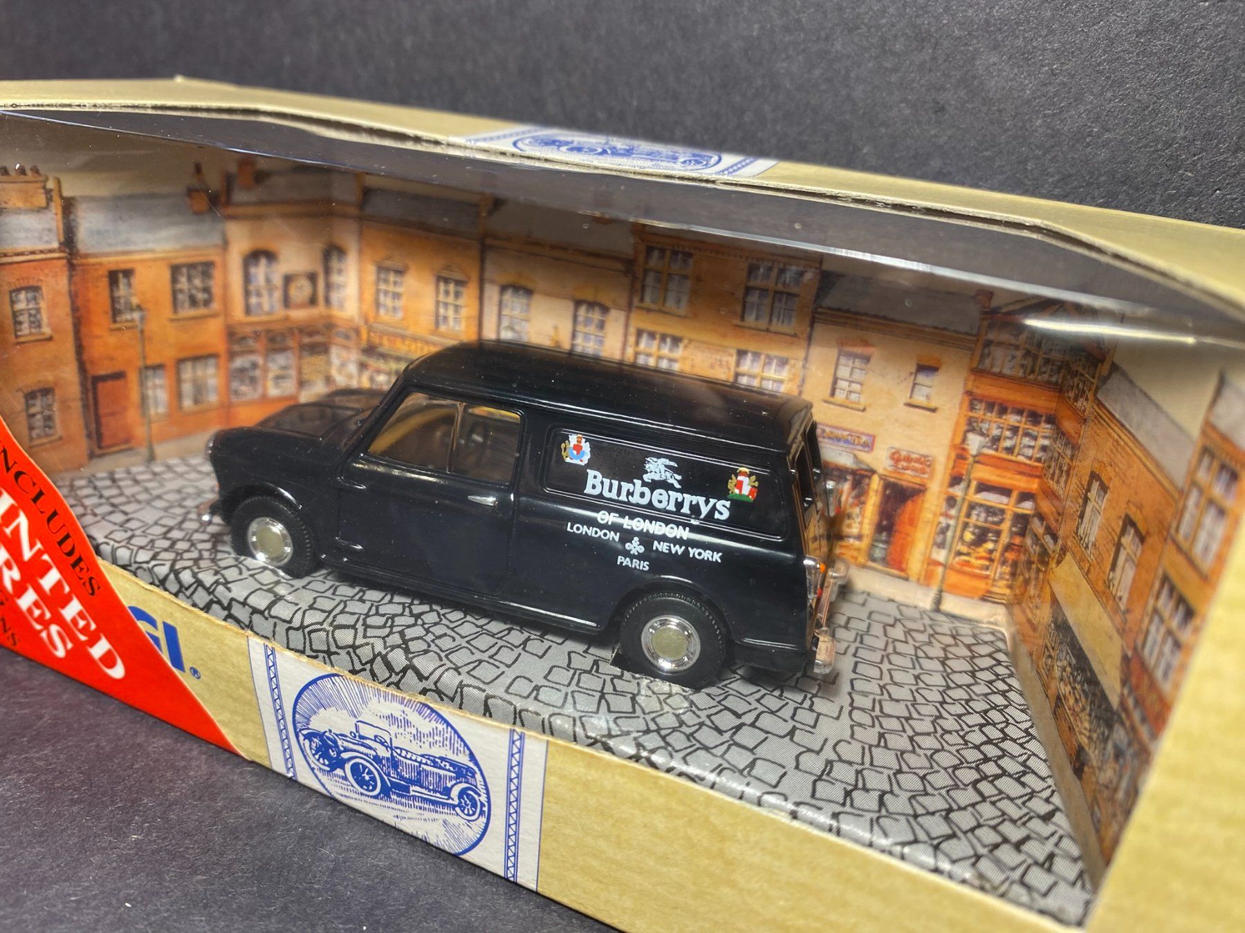 Corgi Toys Modellautos: Morris Mini Van Burberrys - Corgi 1:43 OVP – Neu und originalverpackt aus Spiez von Mlandcruiser 2