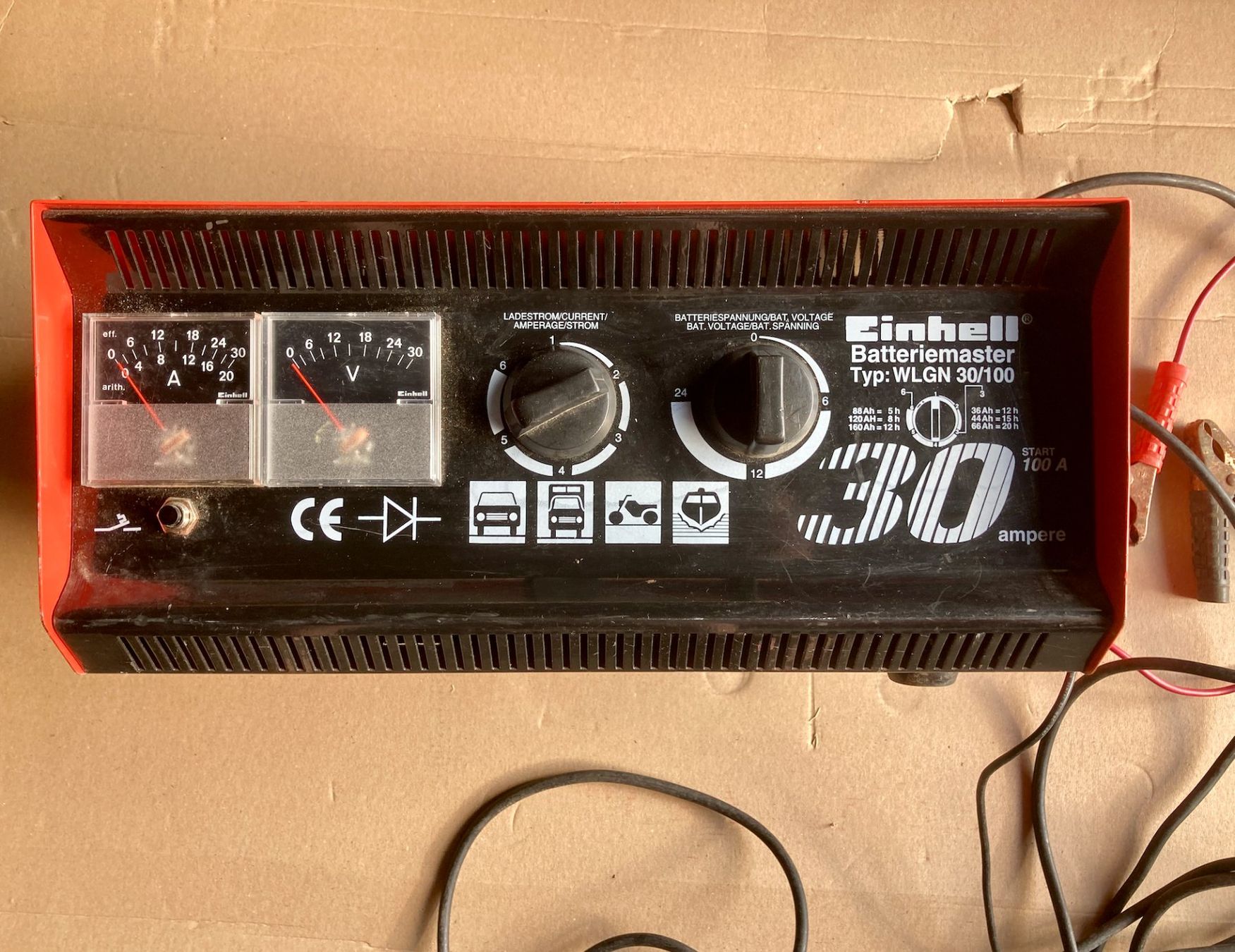 Einhell Chargeurs de batterie: Einhell Batterieladegerät 12/24 V mit Startbooster – D'occasion à Affoltern BE par Jackylondon 1