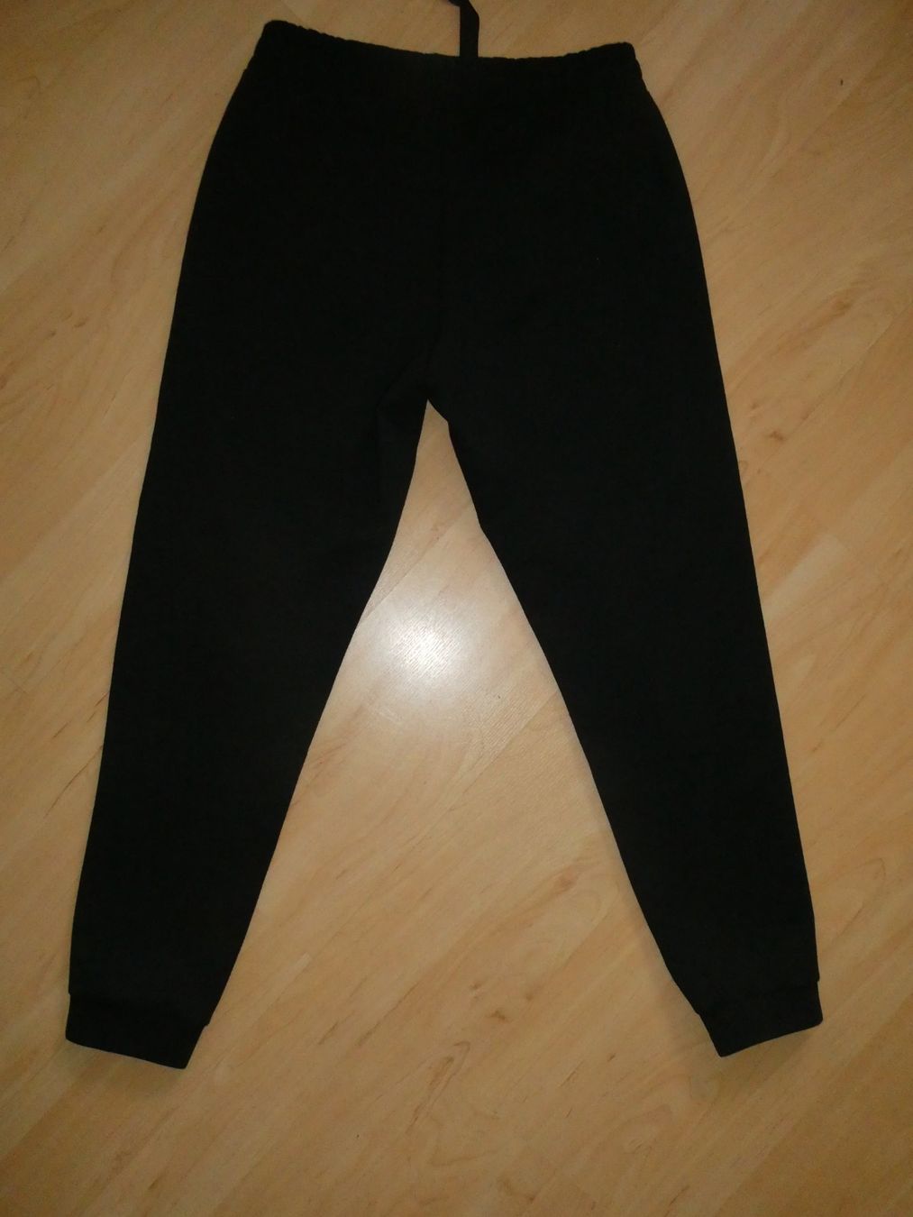 Pantaloni: Schwarze Trainingshose Gr. M – Usato da Mels venduto da KOSL 4